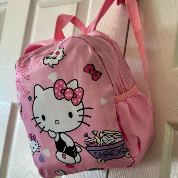 Hello Kitty Backpack - Picture 13 of 13